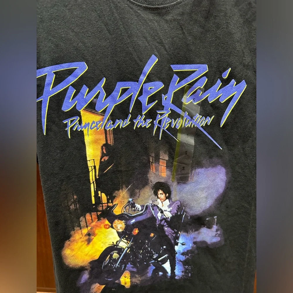 Purple Rain Tour Band Graphic Tshirt - Picture 5 of 5